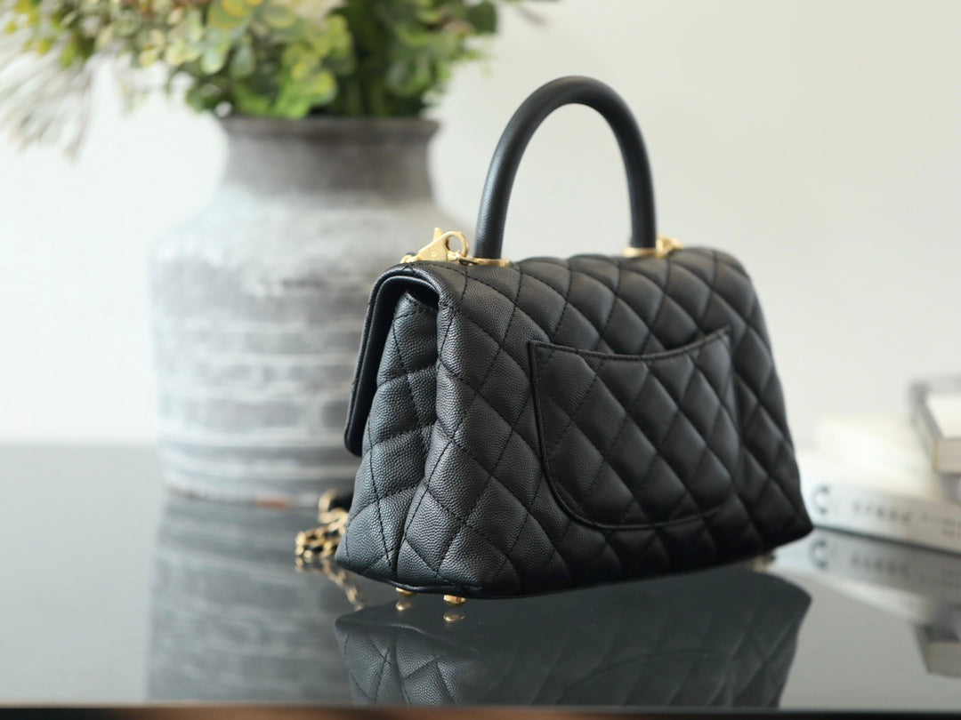 Handle Flap Quilted Caviar Gold-tone small Black