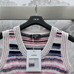 Striped mismatched color knitted vest