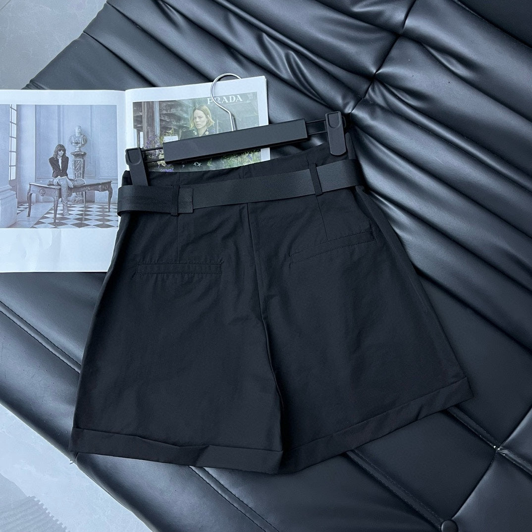 Cargo shorts with pockets