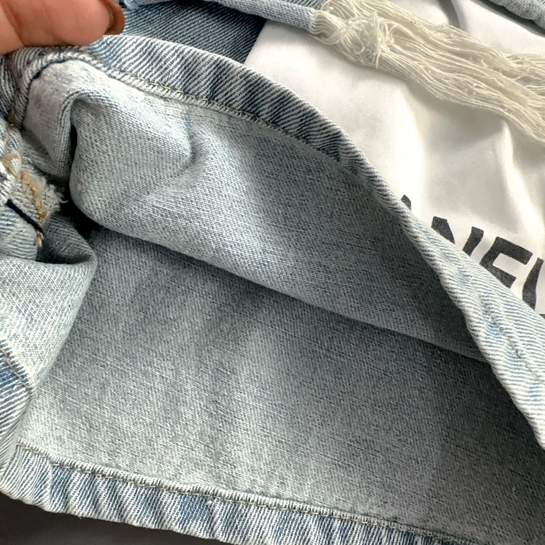 Pocket hole denim shorts