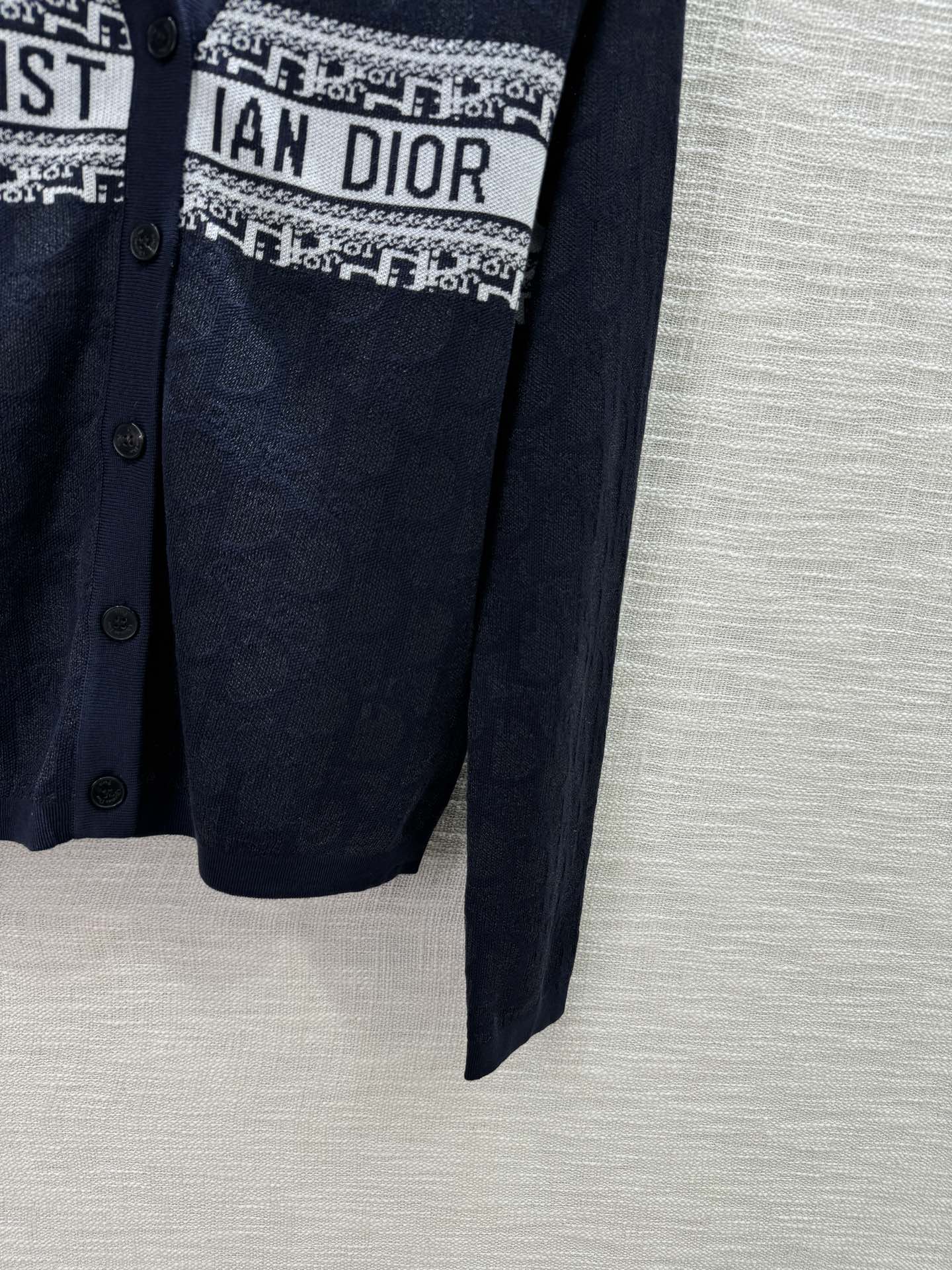 Cardigan en tricot avec logo de couleur contrastante