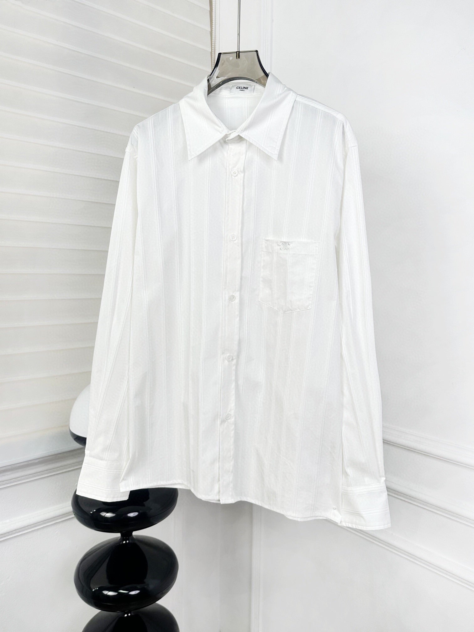 Cotton and linen shirt with chest embroidery
