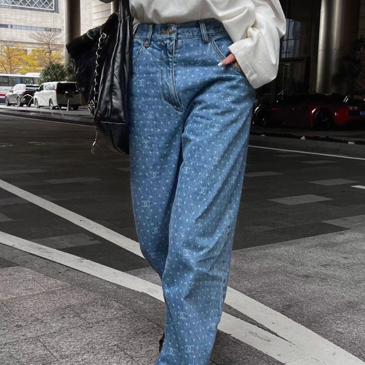 Jeans with two pockets all over print