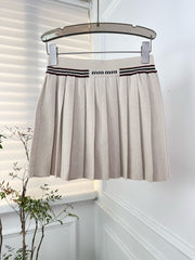 Knitted pleated skirt