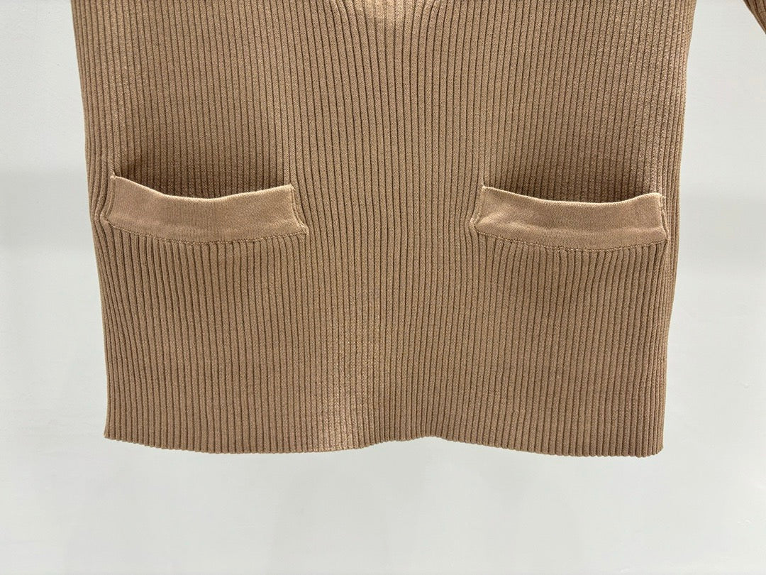 Zippered knit short sleeves
